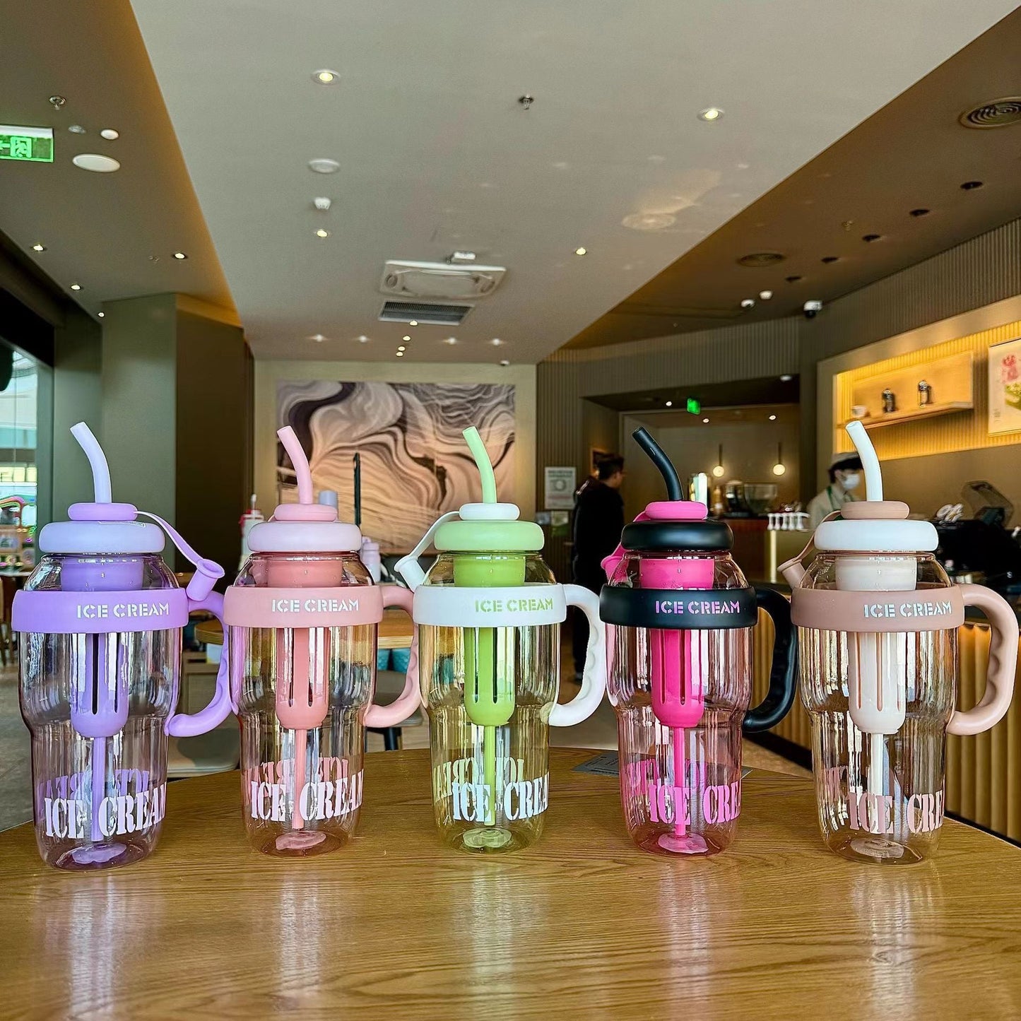 1300ml large capacity plastic water bottle leakprood with straw