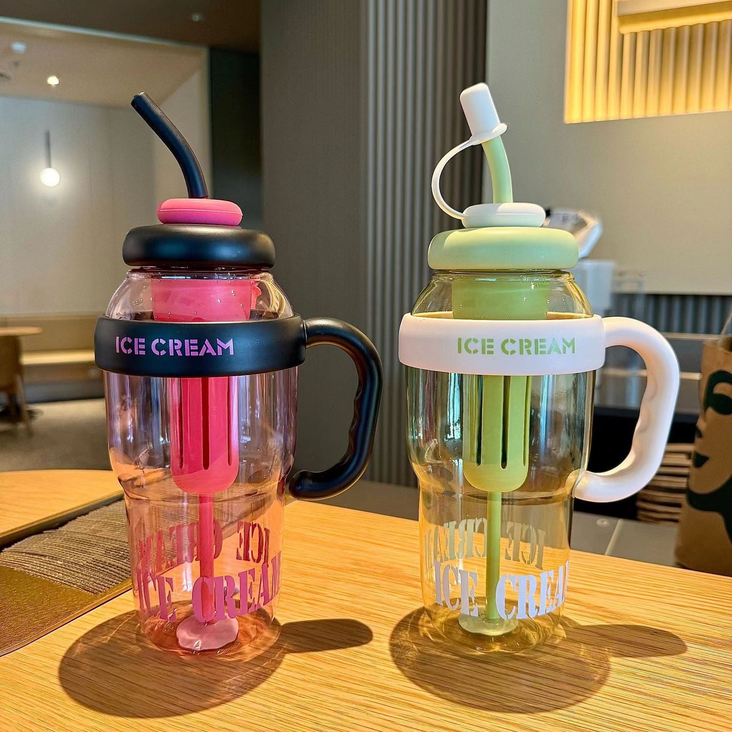 1300ml large capacity plastic water bottle leakprood with straw